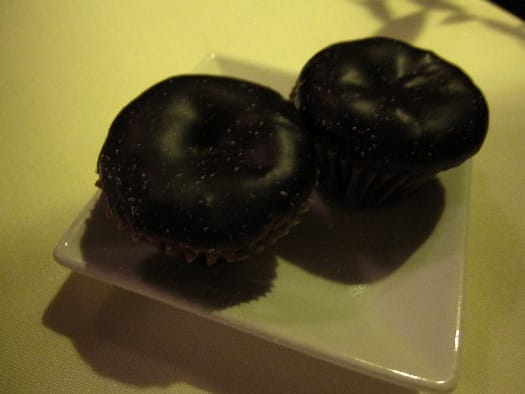 zoe-nathan-chocolate-cupcakes zoe-nathan-chocolate-cupcakes