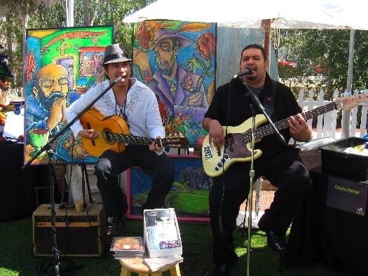 barrio-cafe-guitarists barrio-cafe-guitarists