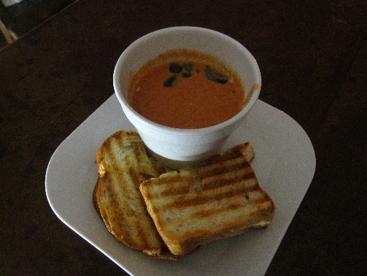 the-roosevelt-grilled-cheese-sandwich-with-tomato-soup